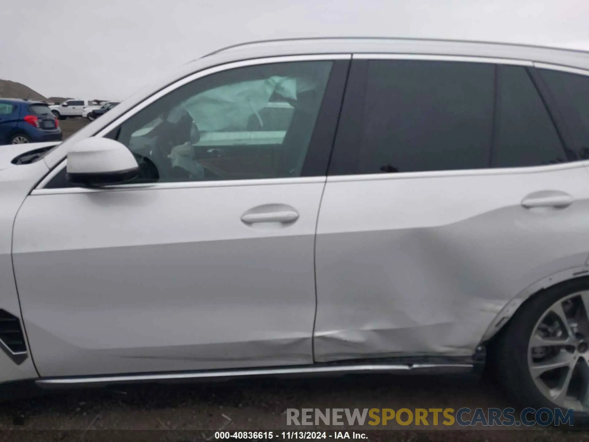 15 Photograph of a damaged car 5UX23EU08S9W52935 BMW X5 2025