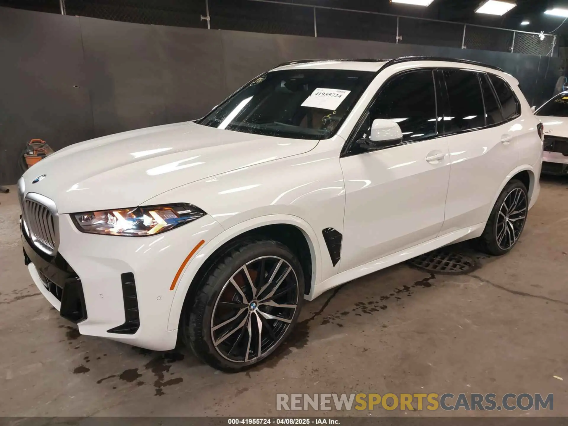 2 Photograph of a damaged car 5UX23EU08S9Y67859 BMW X5 2025
