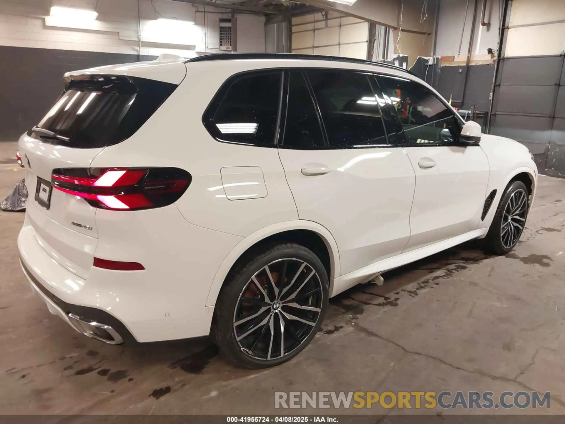 4 Photograph of a damaged car 5UX23EU08S9Y67859 BMW X5 2025