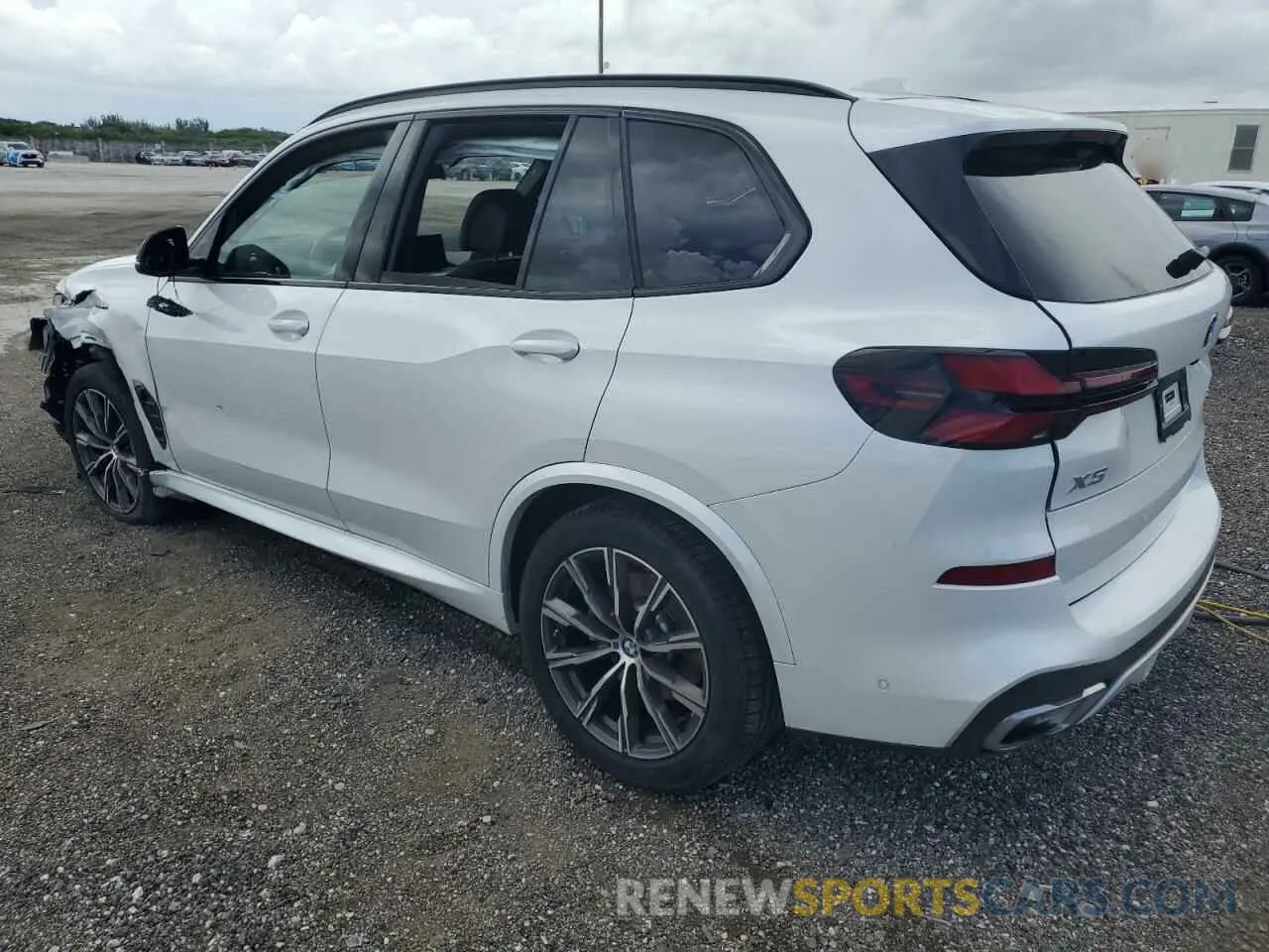 2 Photograph of a damaged car 5UX23EU08S9Z16896 BMW X5 2025