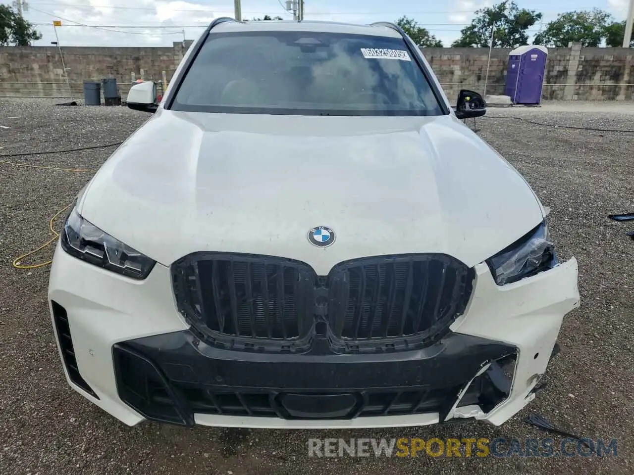 5 Photograph of a damaged car 5UX23EU08S9Z16896 BMW X5 2025