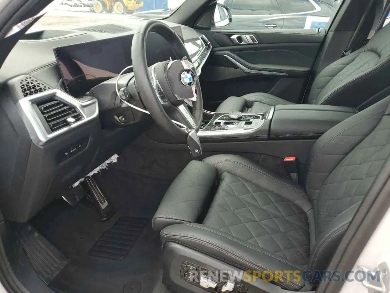 7 Photograph of a damaged car 5UX23EU08S9Z16896 BMW X5 2025