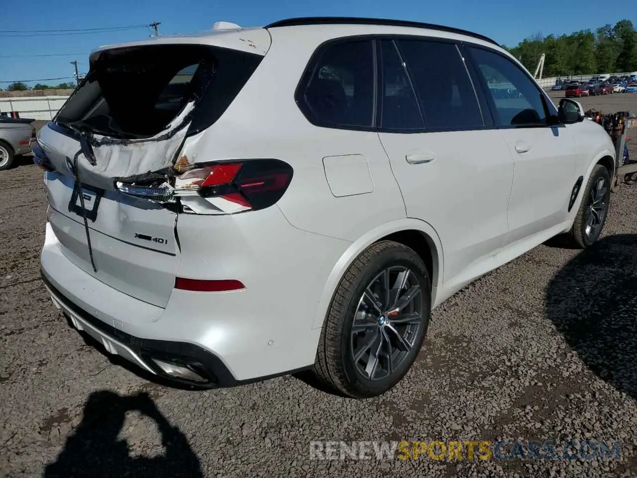 3 Photograph of a damaged car 5UX23EU08S9Z95423 BMW X5 2025
