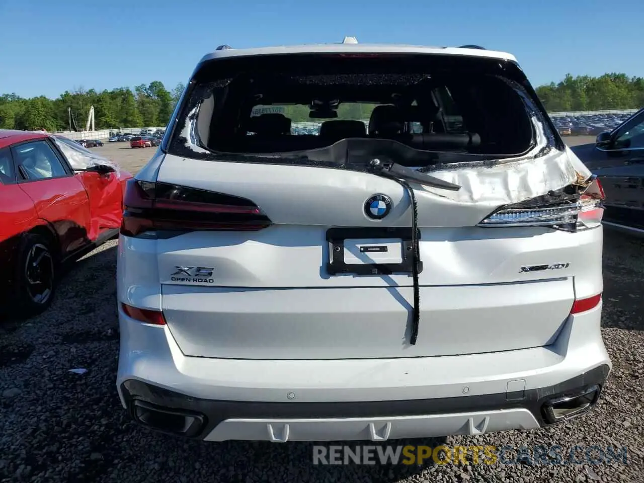6 Photograph of a damaged car 5UX23EU08S9Z95423 BMW X5 2025