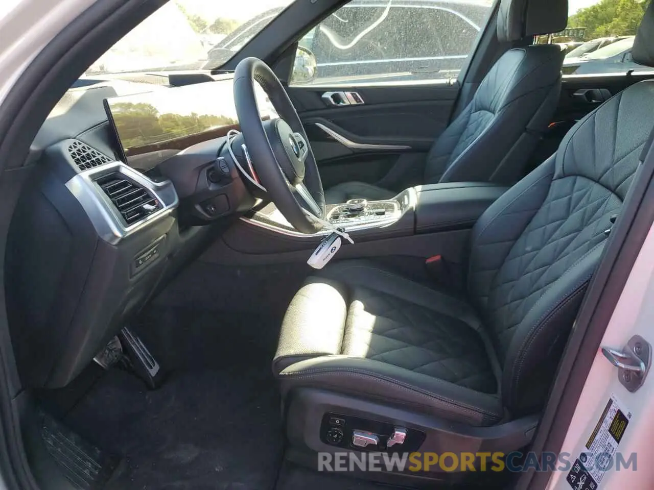 7 Photograph of a damaged car 5UX23EU08S9Z95423 BMW X5 2025
