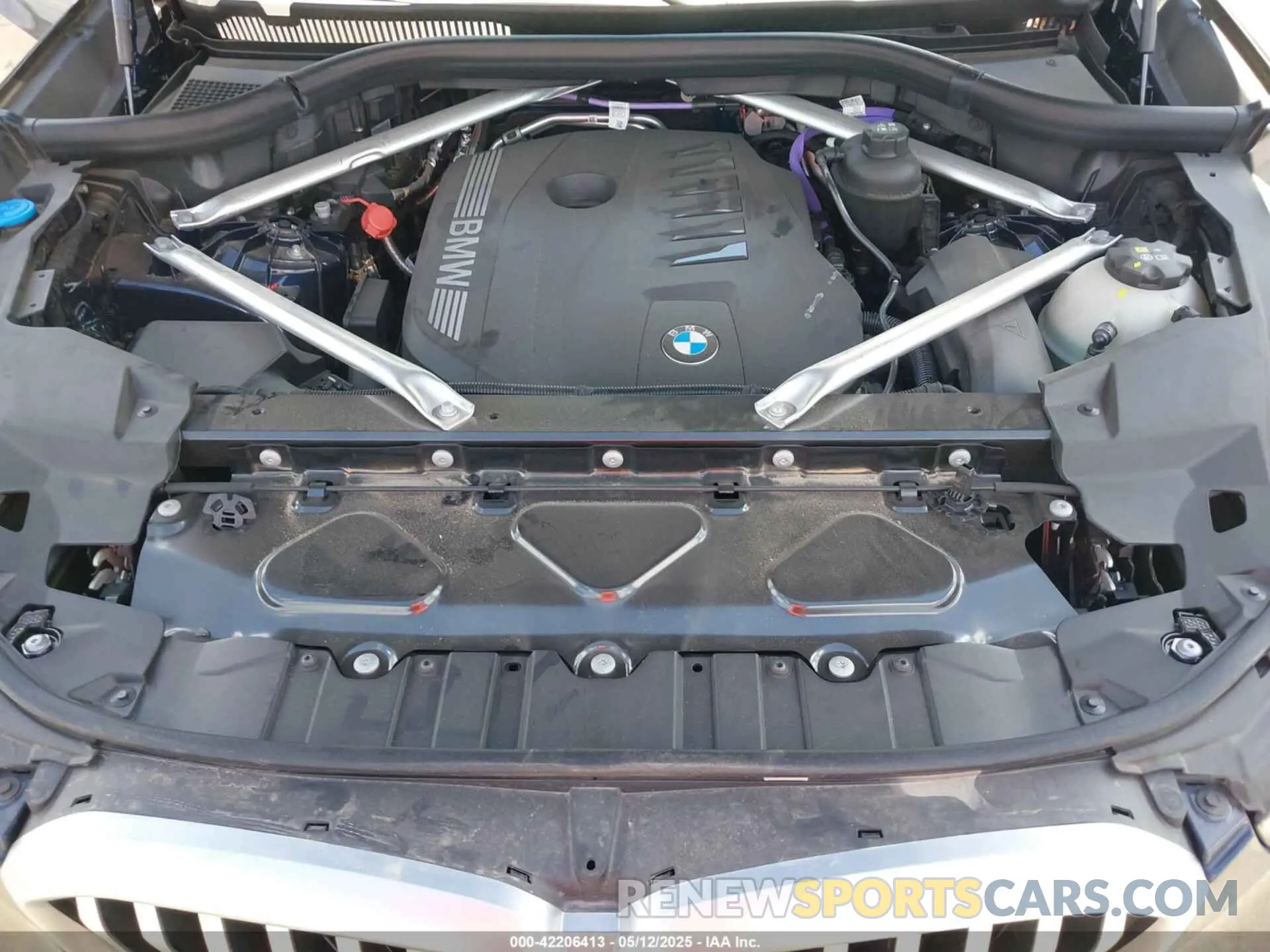 10 Photograph of a damaged car 5UX23EU09S9W61384 BMW X5 2025