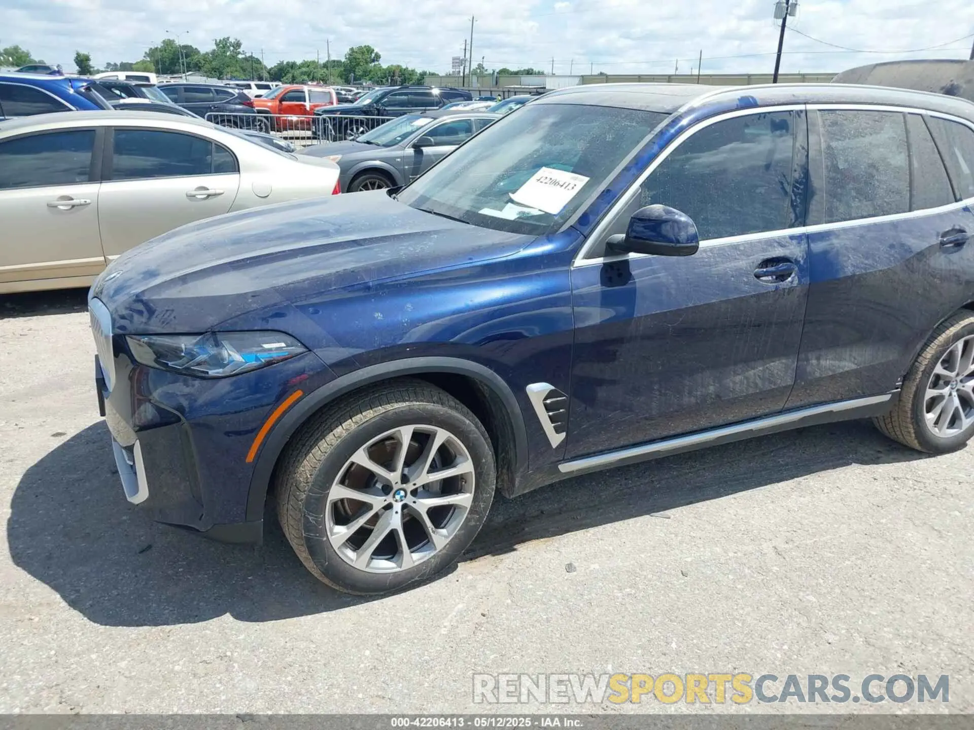2 Photograph of a damaged car 5UX23EU09S9W61384 BMW X5 2025