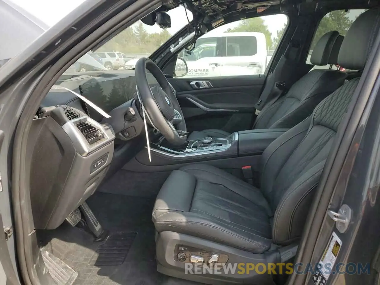7 Photograph of a damaged car 5UX23EU09S9X86997 BMW X5 2025