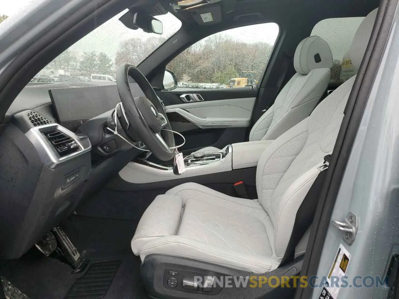 7 Photograph of a damaged car 5UX23EU09S9Y67451 BMW X5 2025
