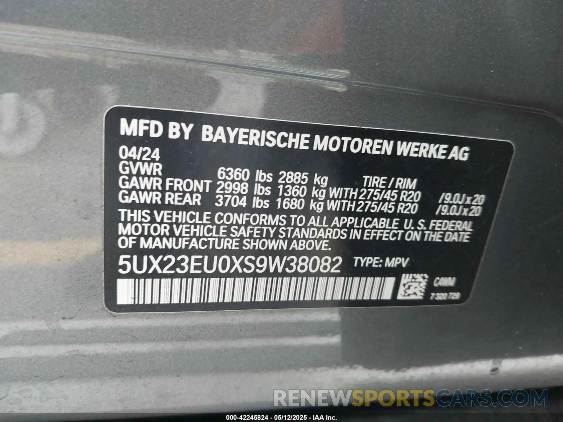 9 Photograph of a damaged car 5UX23EU0XS9W38082 BMW X5 2025