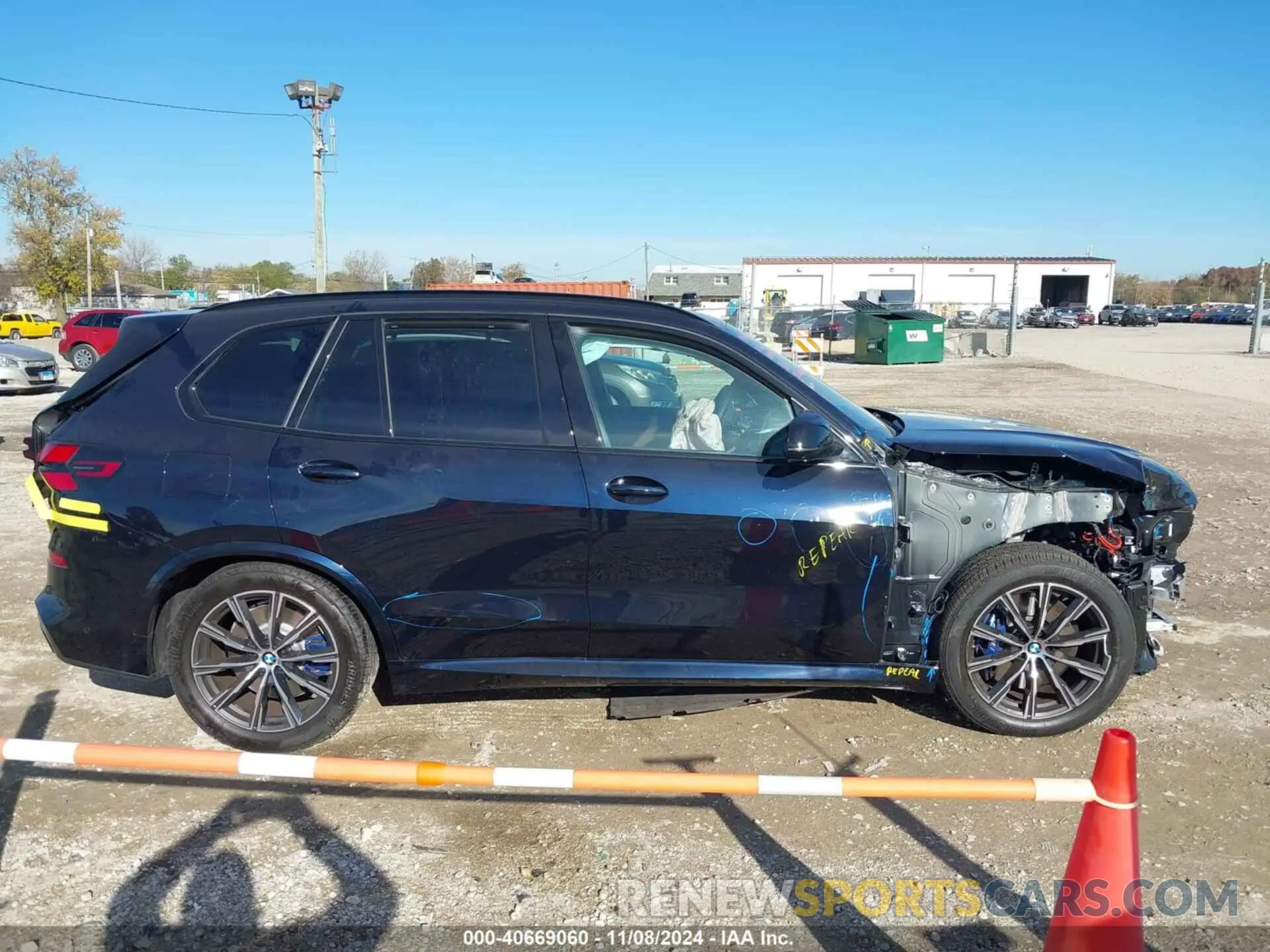 13 Photograph of a damaged car 5UX33EU01S9W63800 BMW X5 2025
