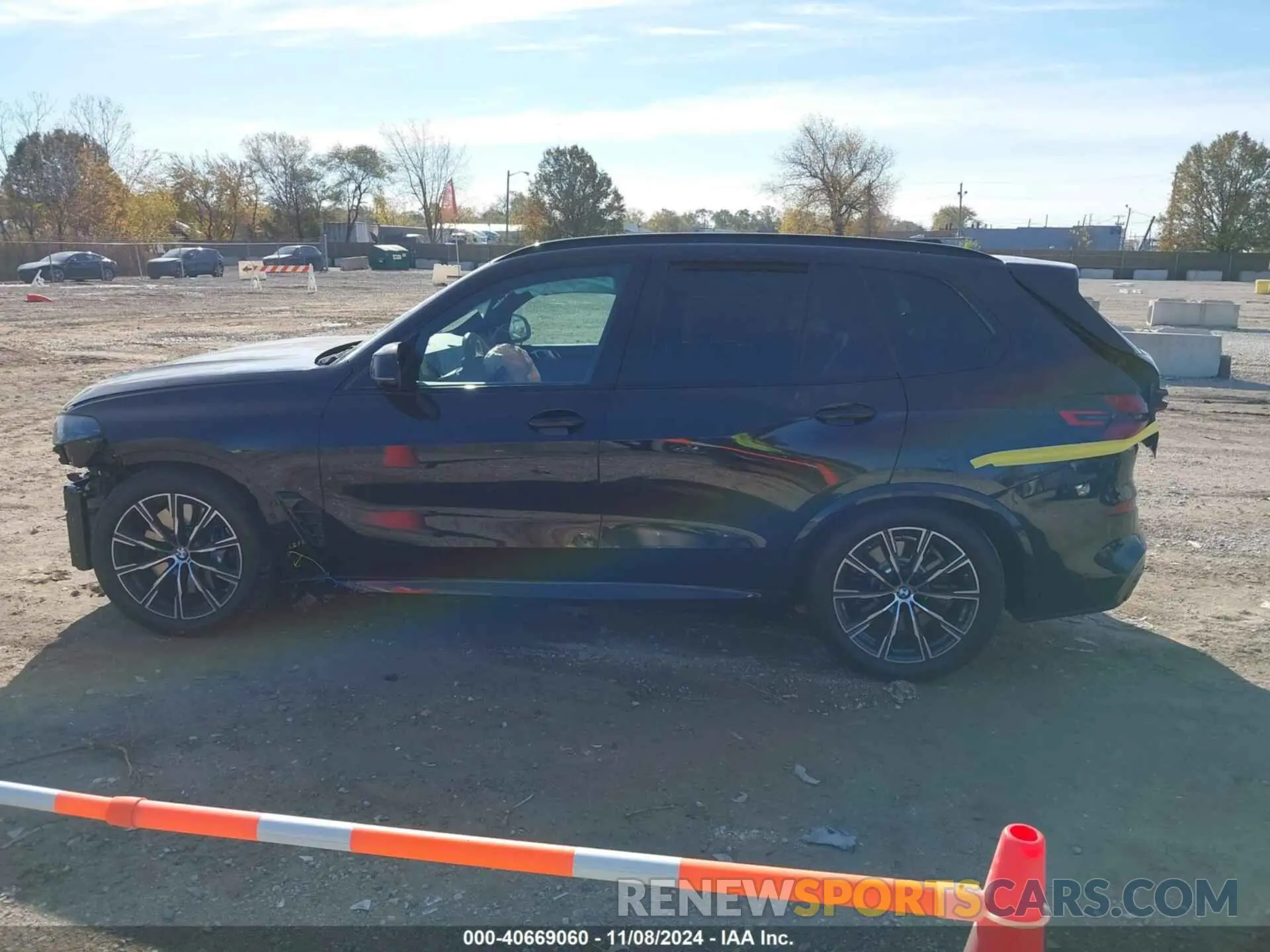 14 Photograph of a damaged car 5UX33EU01S9W63800 BMW X5 2025