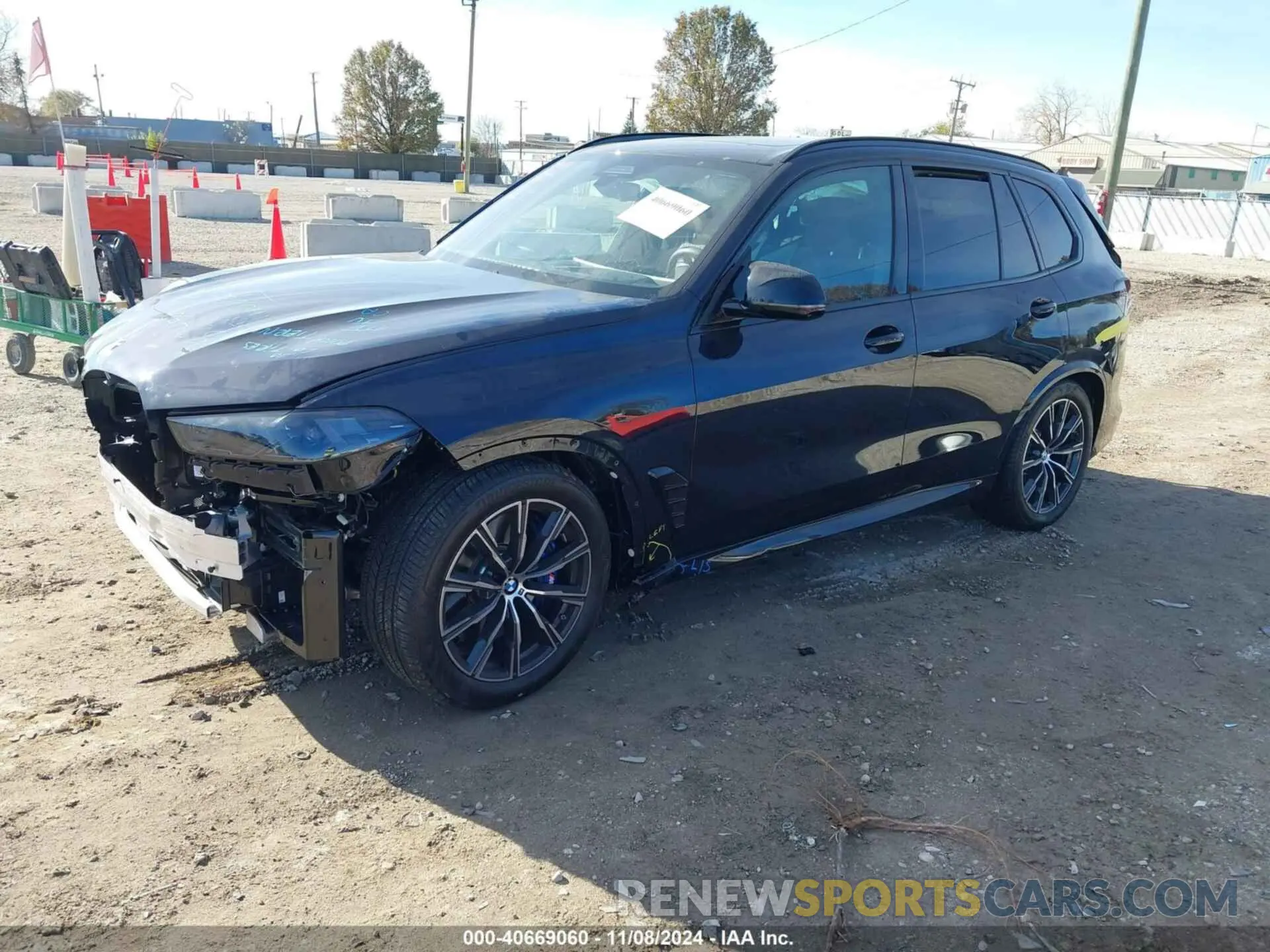 2 Photograph of a damaged car 5UX33EU01S9W63800 BMW X5 2025