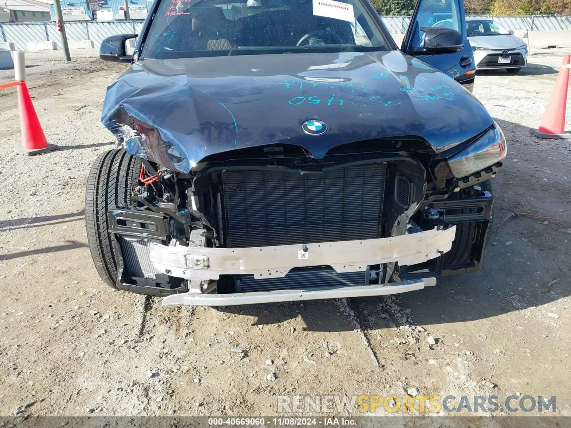 6 Photograph of a damaged car 5UX33EU01S9W63800 BMW X5 2025
