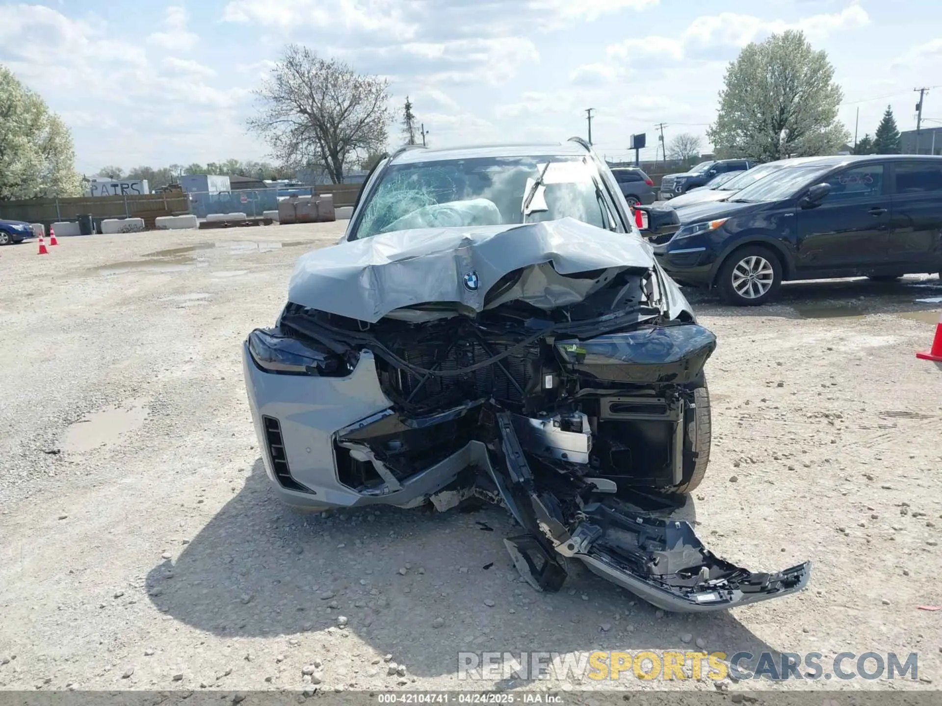 12 Photograph of a damaged car 5UX33EU01S9Z77785 BMW X5 2025
