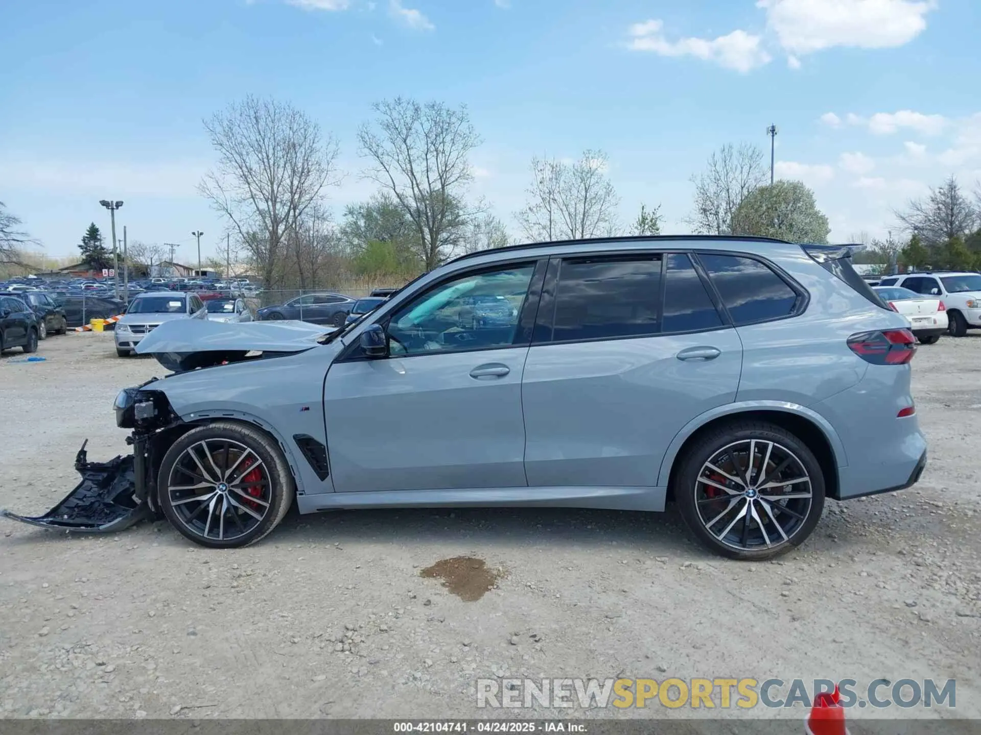14 Photograph of a damaged car 5UX33EU01S9Z77785 BMW X5 2025