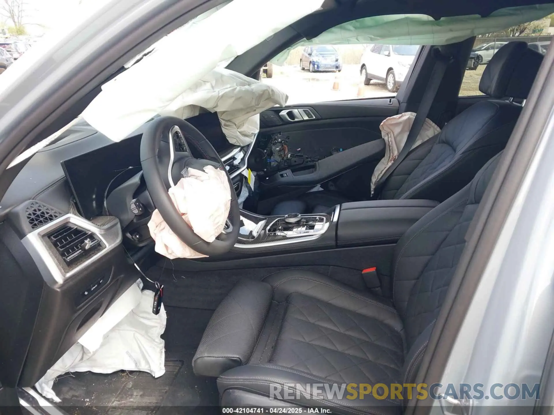 5 Photograph of a damaged car 5UX33EU01S9Z77785 BMW X5 2025