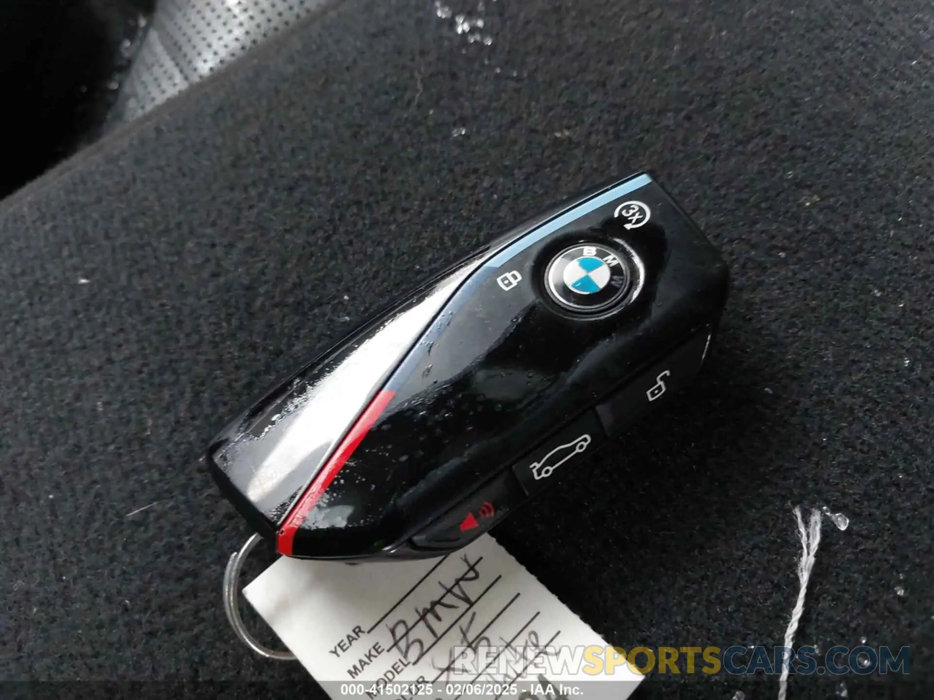 11 Photograph of a damaged car 5UX33EU03S9X72579 BMW X5 2025