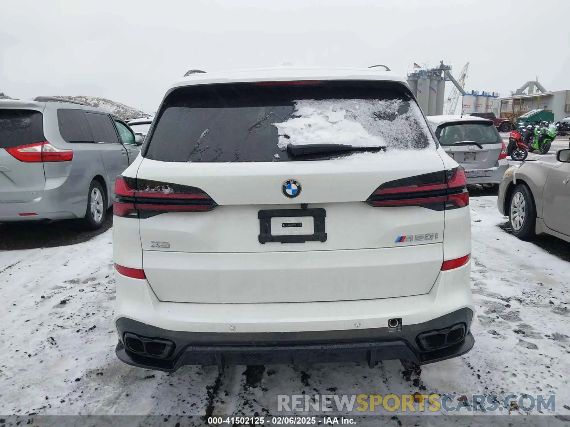 16 Photograph of a damaged car 5UX33EU03S9X72579 BMW X5 2025