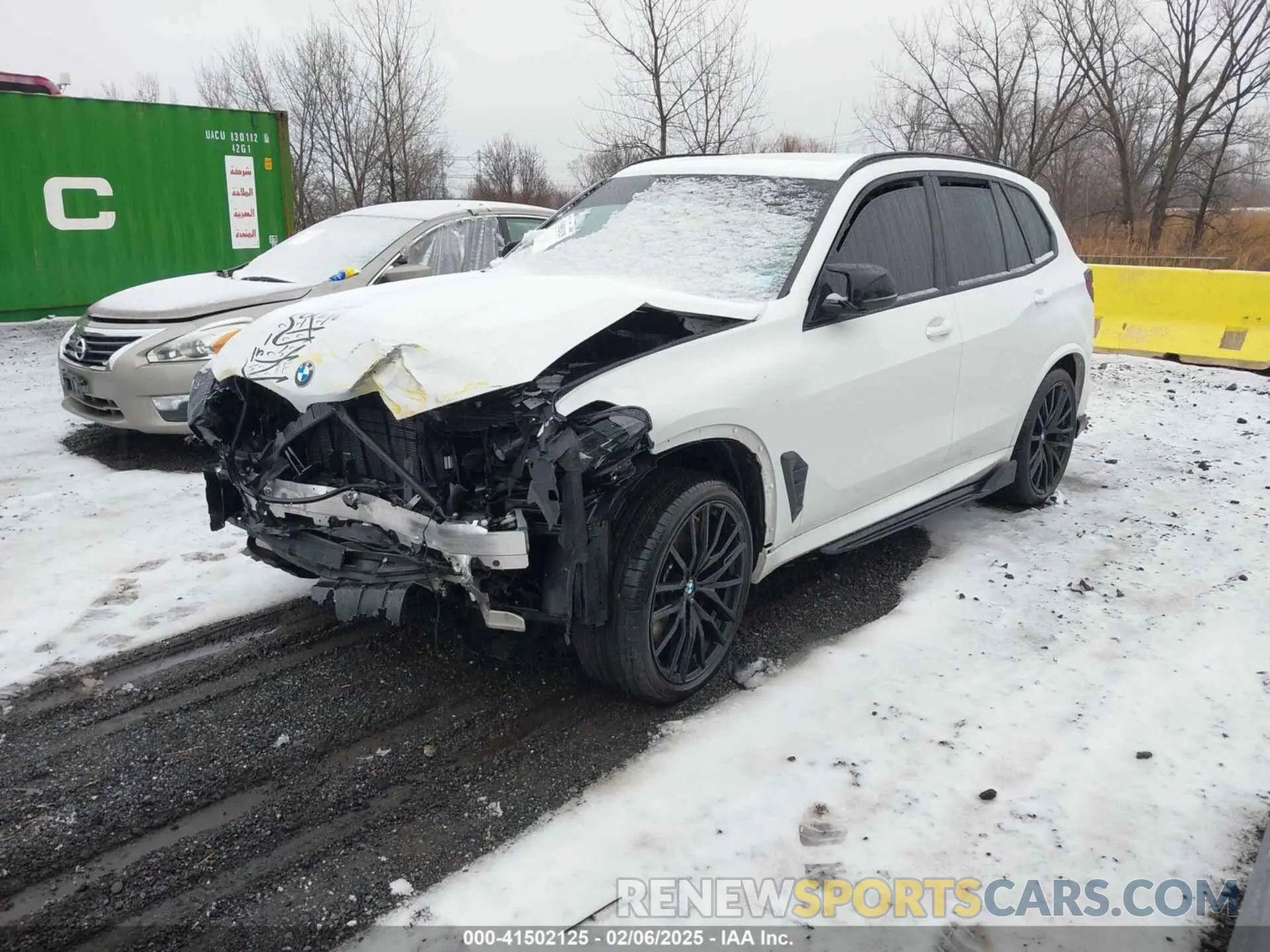 2 Photograph of a damaged car 5UX33EU03S9X72579 BMW X5 2025