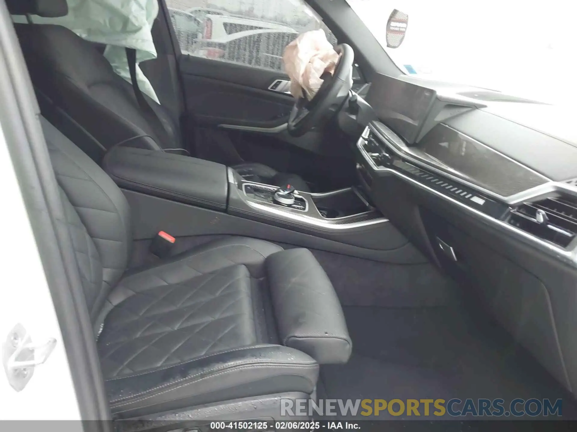 5 Photograph of a damaged car 5UX33EU03S9X72579 BMW X5 2025