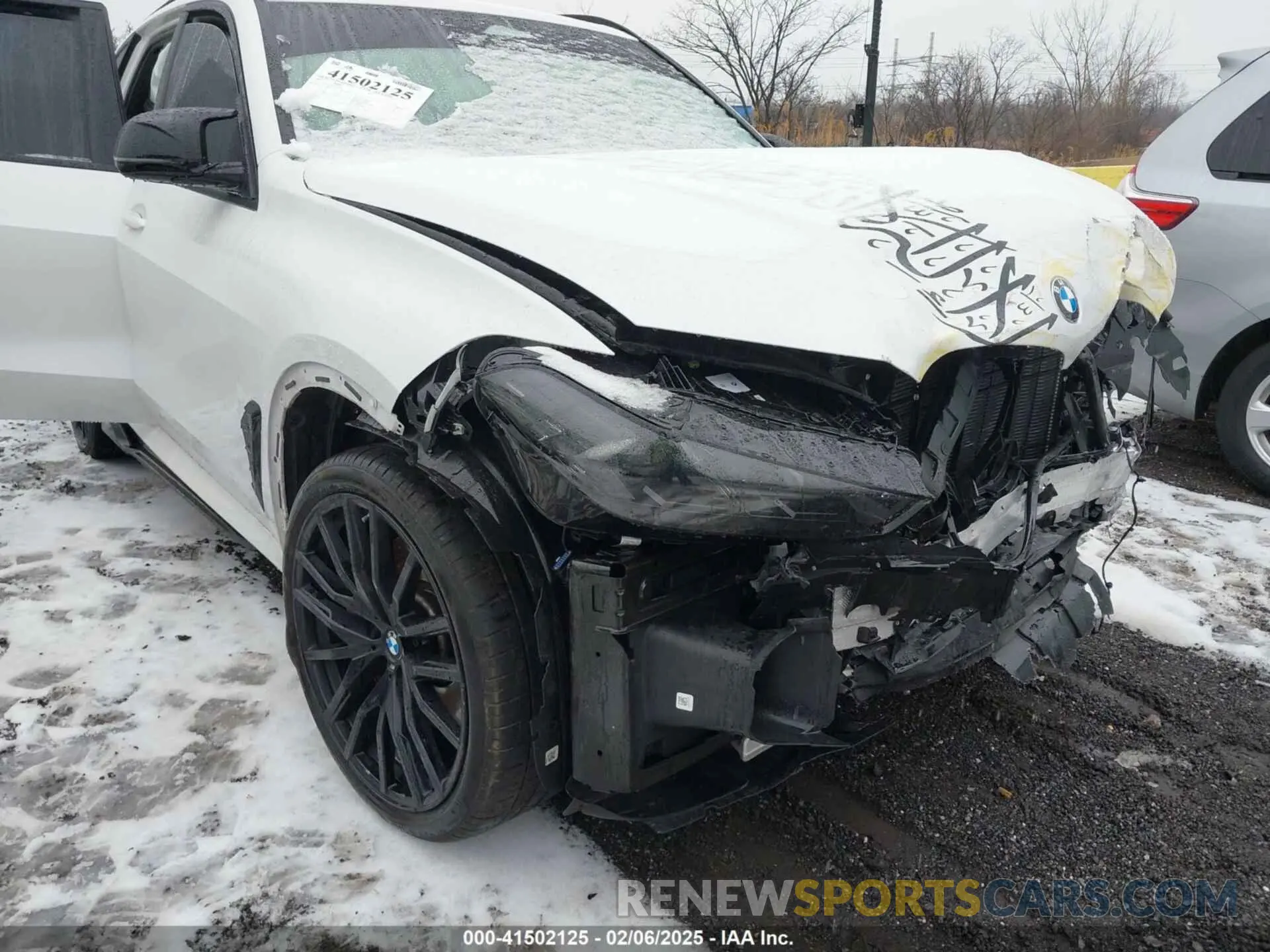 6 Photograph of a damaged car 5UX33EU03S9X72579 BMW X5 2025