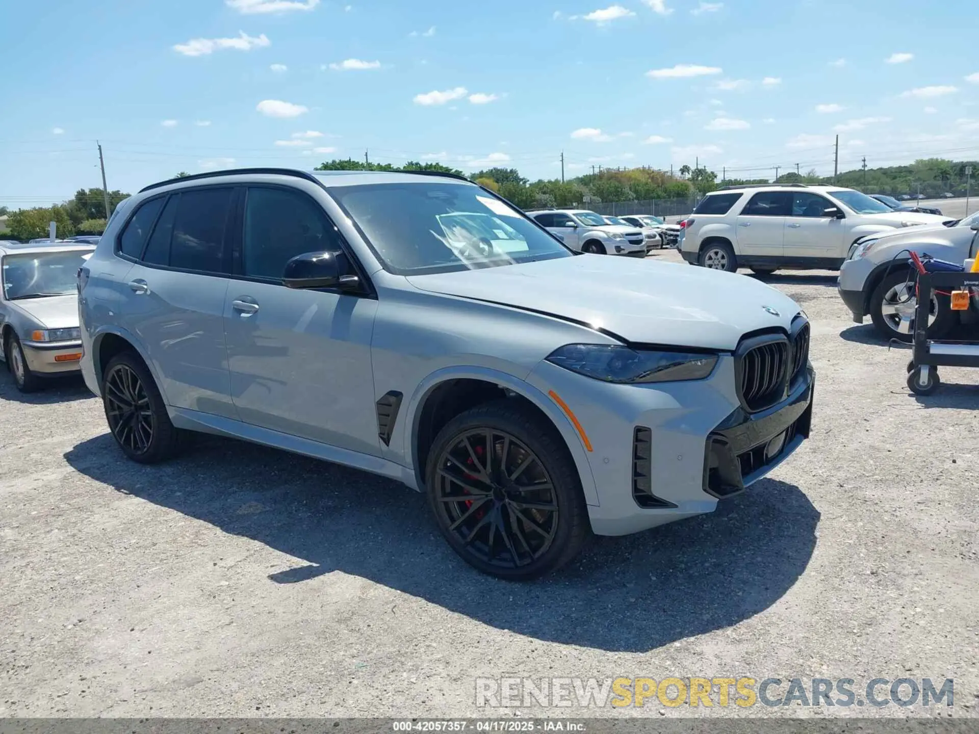 1 Photograph of a damaged car 5UX33EU04S9W64021 BMW X5 2025