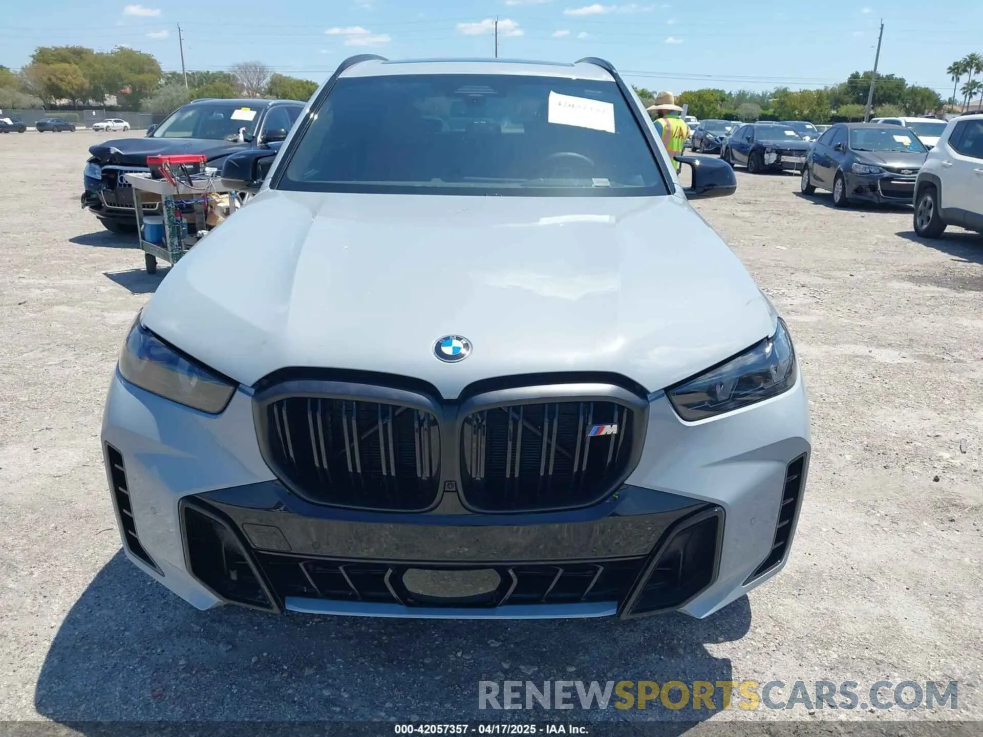 13 Photograph of a damaged car 5UX33EU04S9W64021 BMW X5 2025