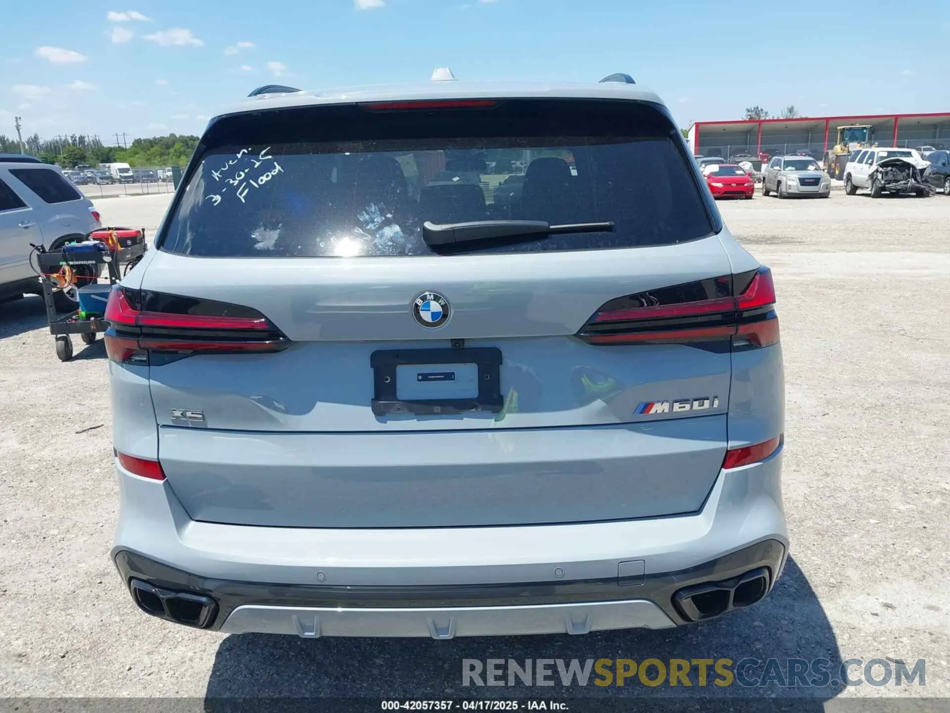 17 Photograph of a damaged car 5UX33EU04S9W64021 BMW X5 2025