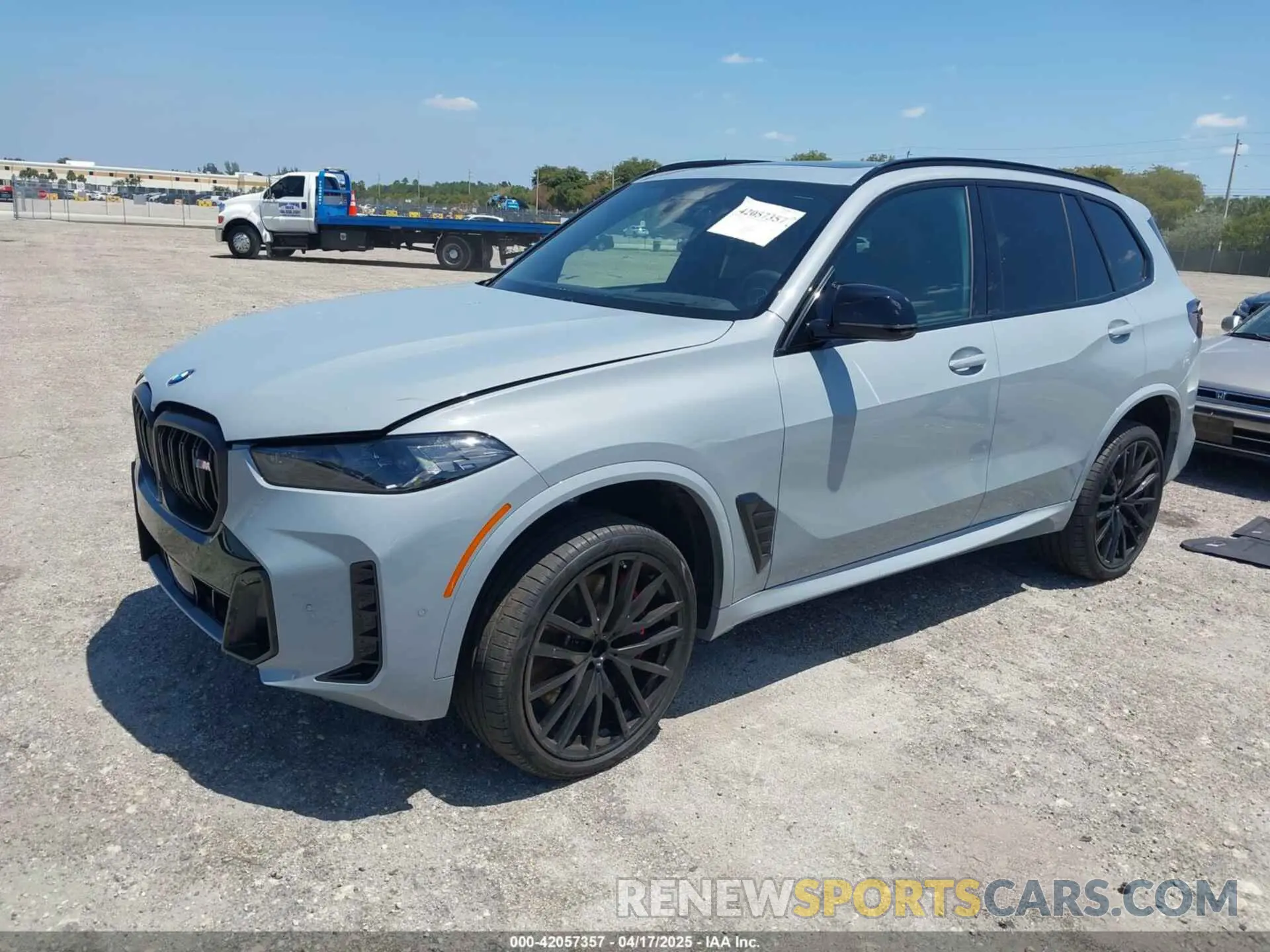 2 Photograph of a damaged car 5UX33EU04S9W64021 BMW X5 2025