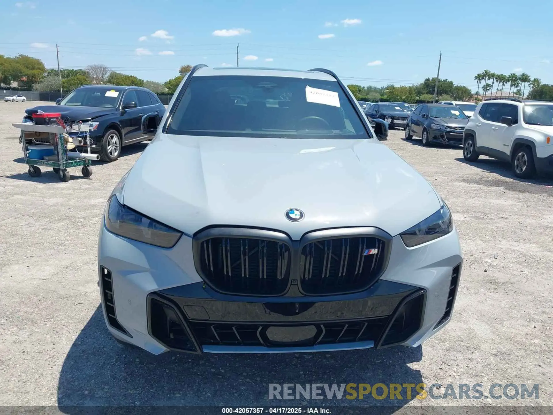 6 Photograph of a damaged car 5UX33EU04S9W64021 BMW X5 2025