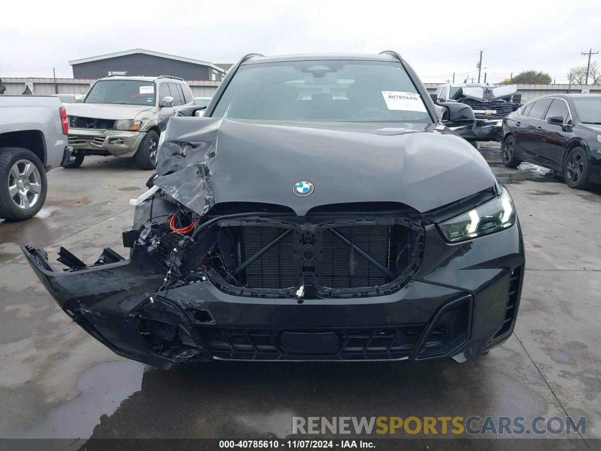 12 Photograph of a damaged car 5UX33EU06S9X63942 BMW X5 2025
