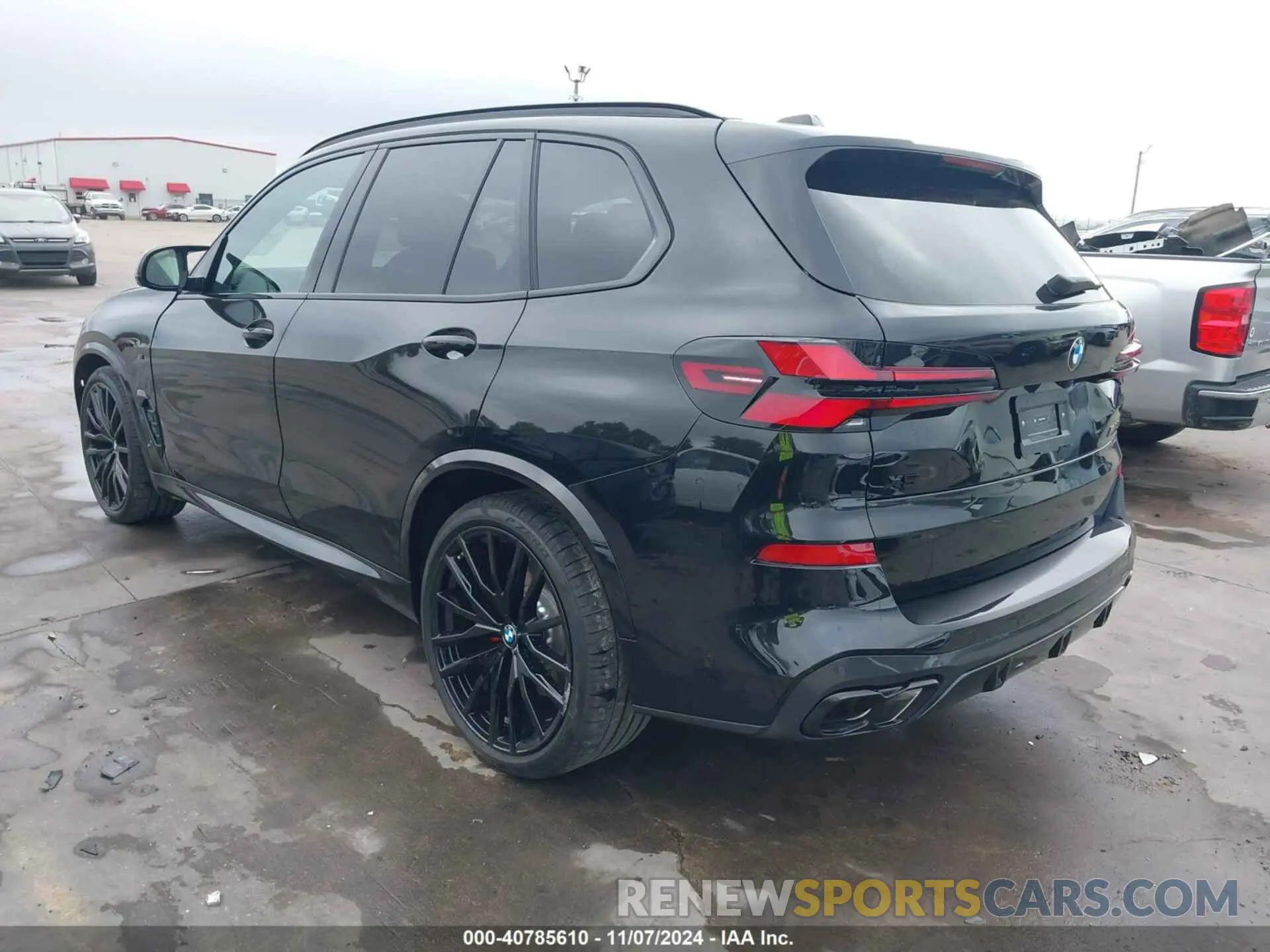 3 Photograph of a damaged car 5UX33EU06S9X63942 BMW X5 2025