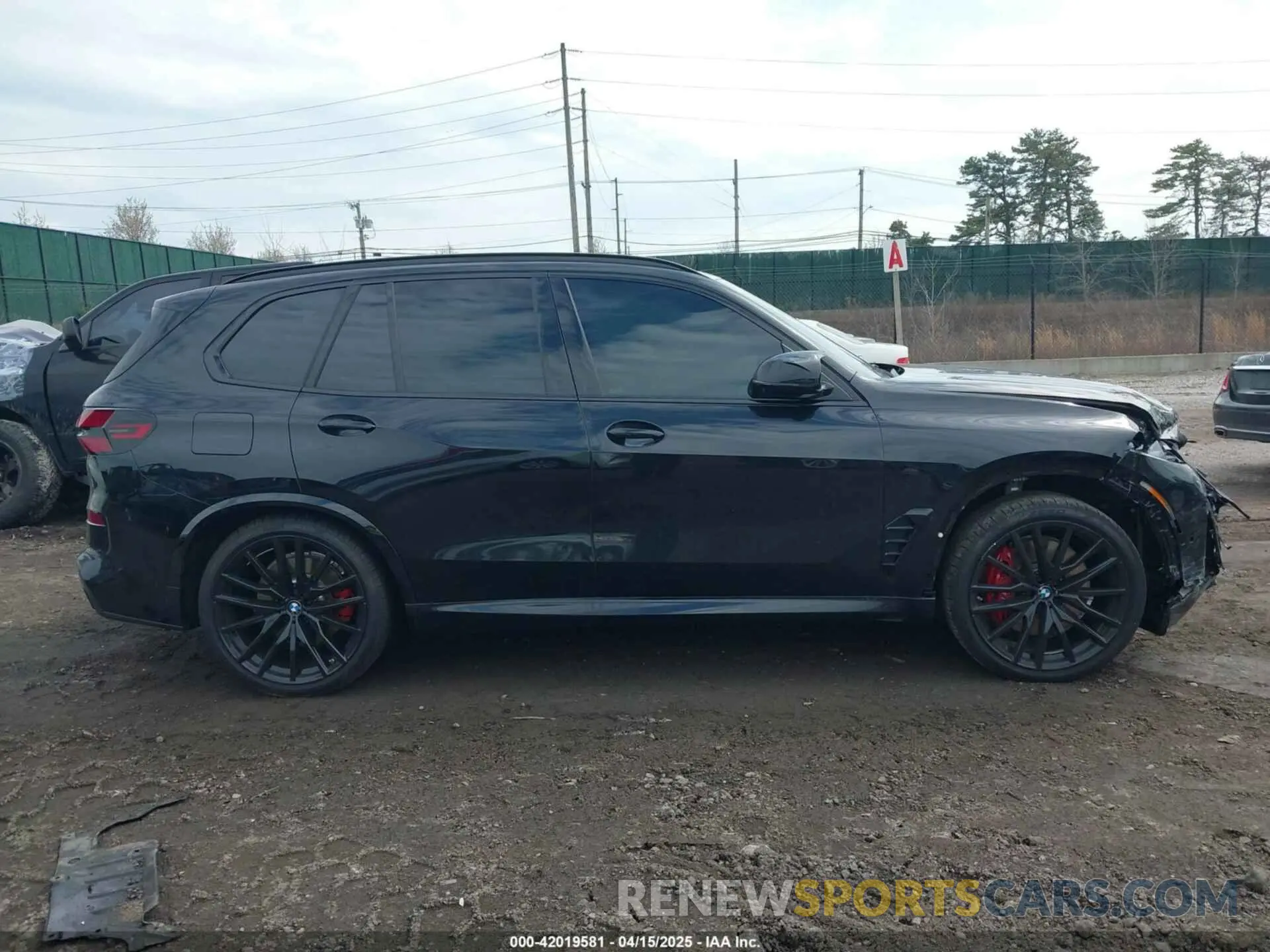 13 Photograph of a damaged car 5UX33EU08S9Z16126 BMW X5 2025