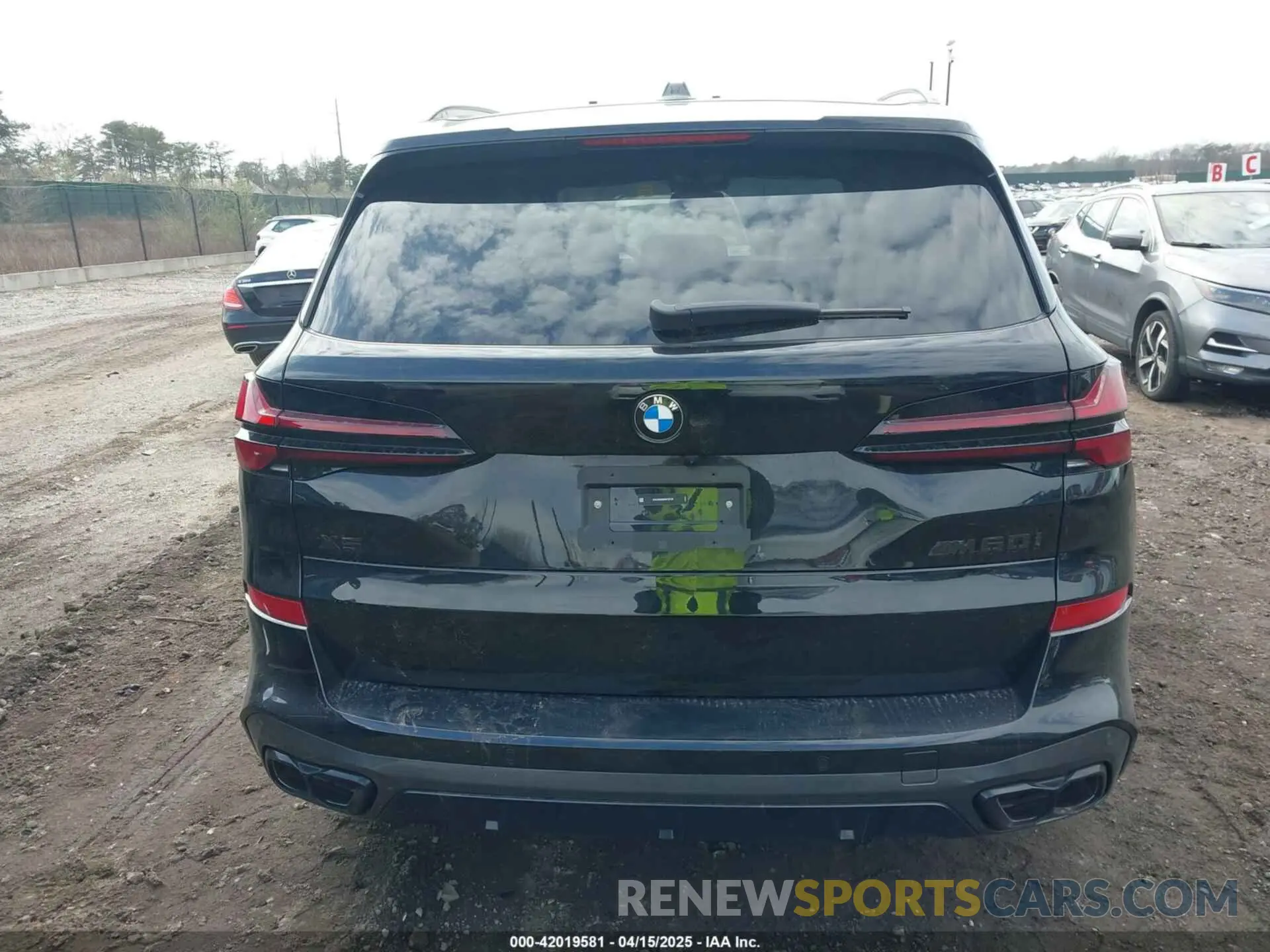 16 Photograph of a damaged car 5UX33EU08S9Z16126 BMW X5 2025