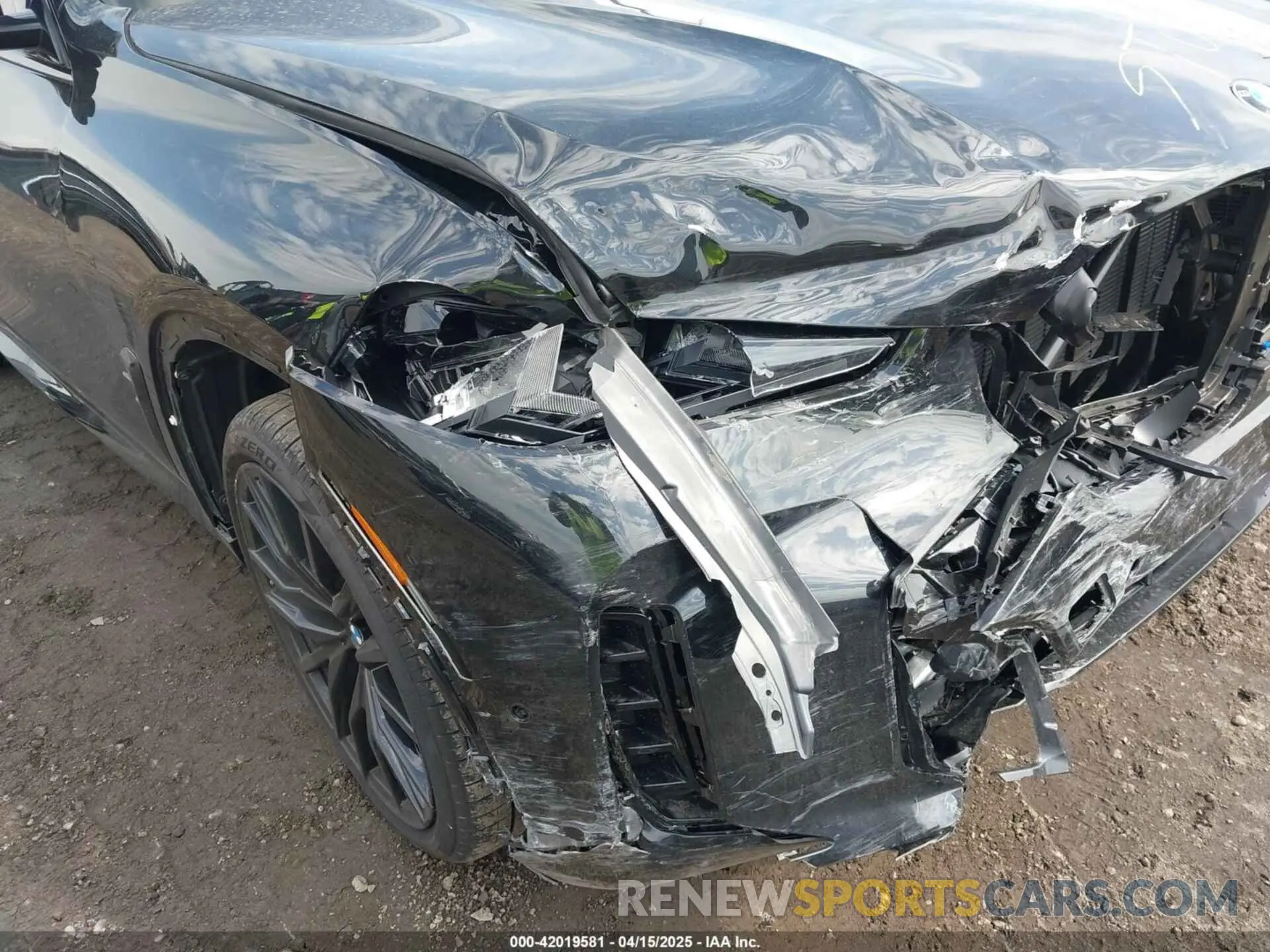 17 Photograph of a damaged car 5UX33EU08S9Z16126 BMW X5 2025