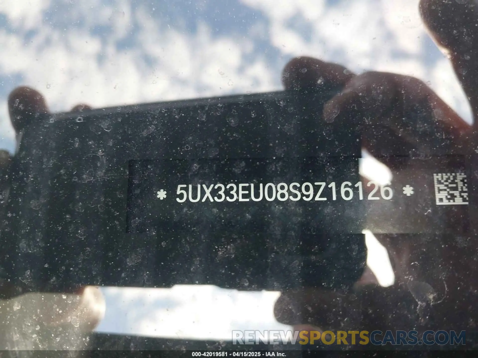 20 Photograph of a damaged car 5UX33EU08S9Z16126 BMW X5 2025