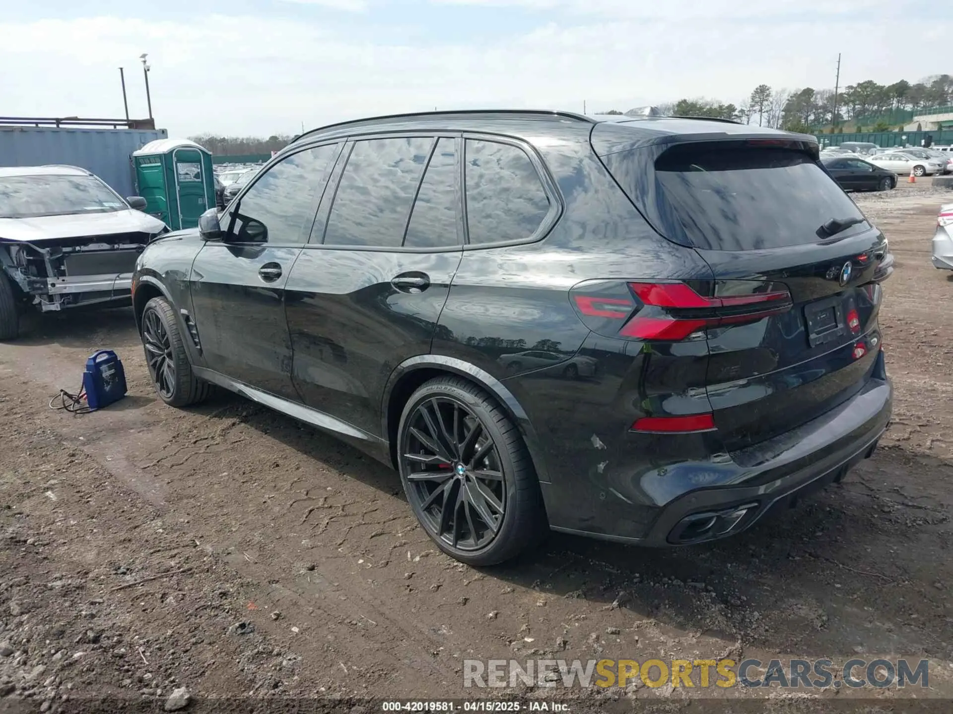 3 Photograph of a damaged car 5UX33EU08S9Z16126 BMW X5 2025