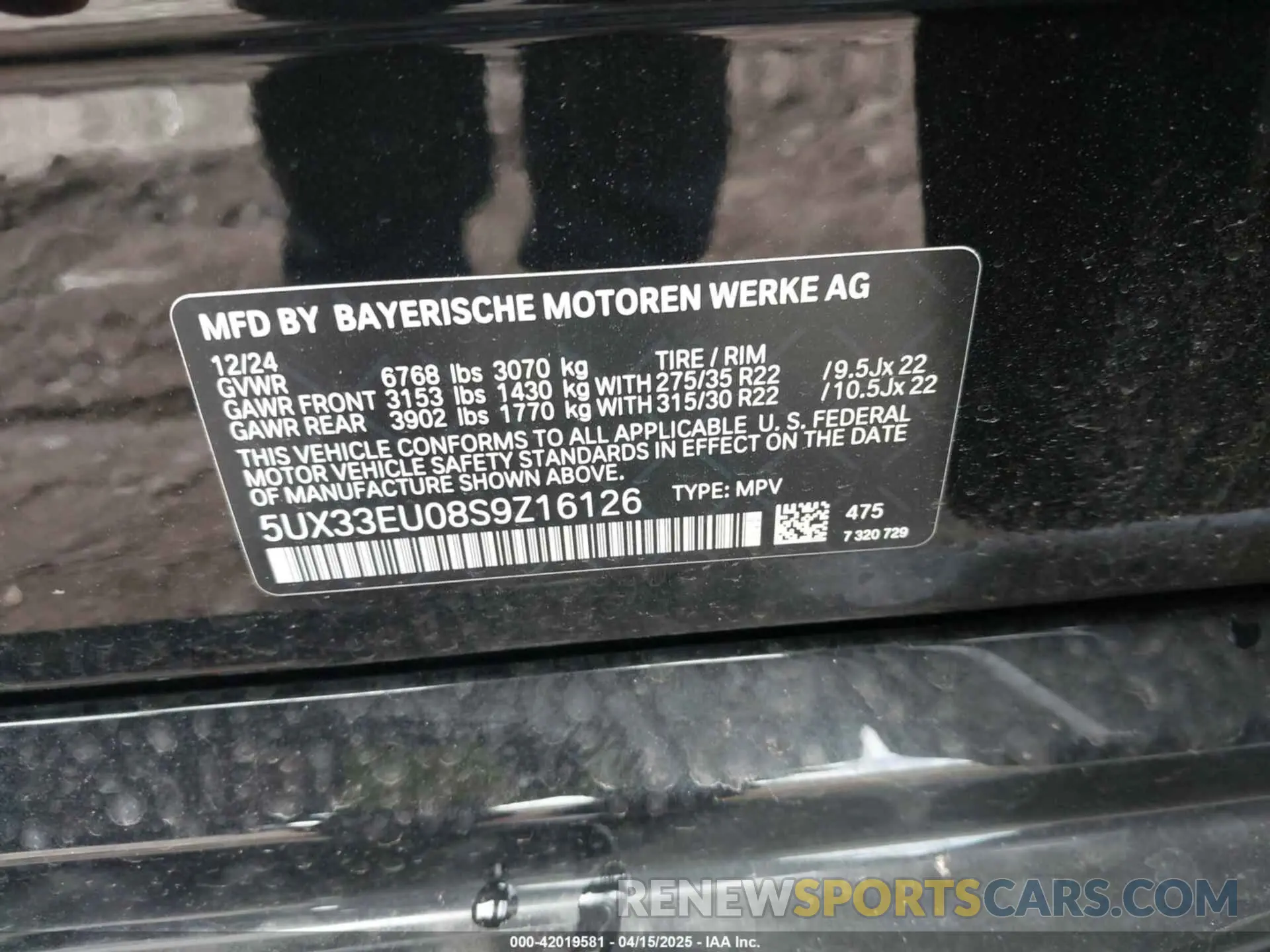 9 Photograph of a damaged car 5UX33EU08S9Z16126 BMW X5 2025
