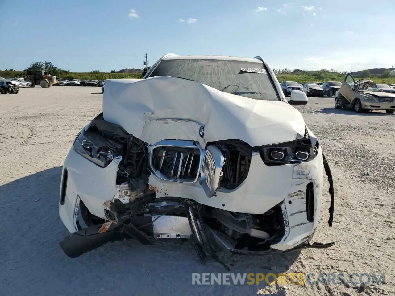 5 Photograph of a damaged car 5UX43EU02S9Y99733 BMW X5 2025