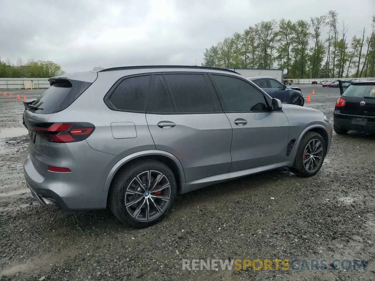 3 Photograph of a damaged car 5UX43EU05S9X45761 BMW X5 2025