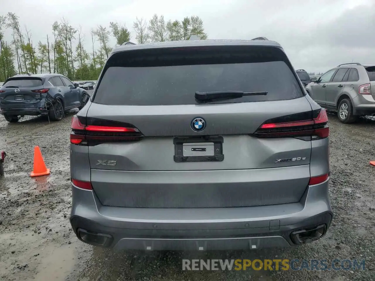 6 Photograph of a damaged car 5UX43EU05S9X45761 BMW X5 2025