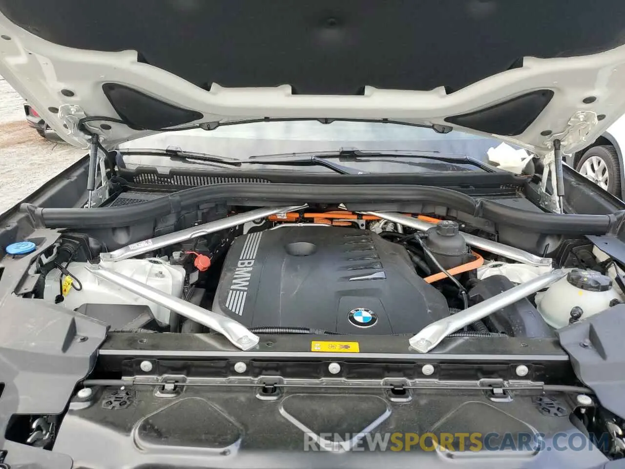 12 Photograph of a damaged car 5UX43EU05S9Y01164 BMW X5 2025