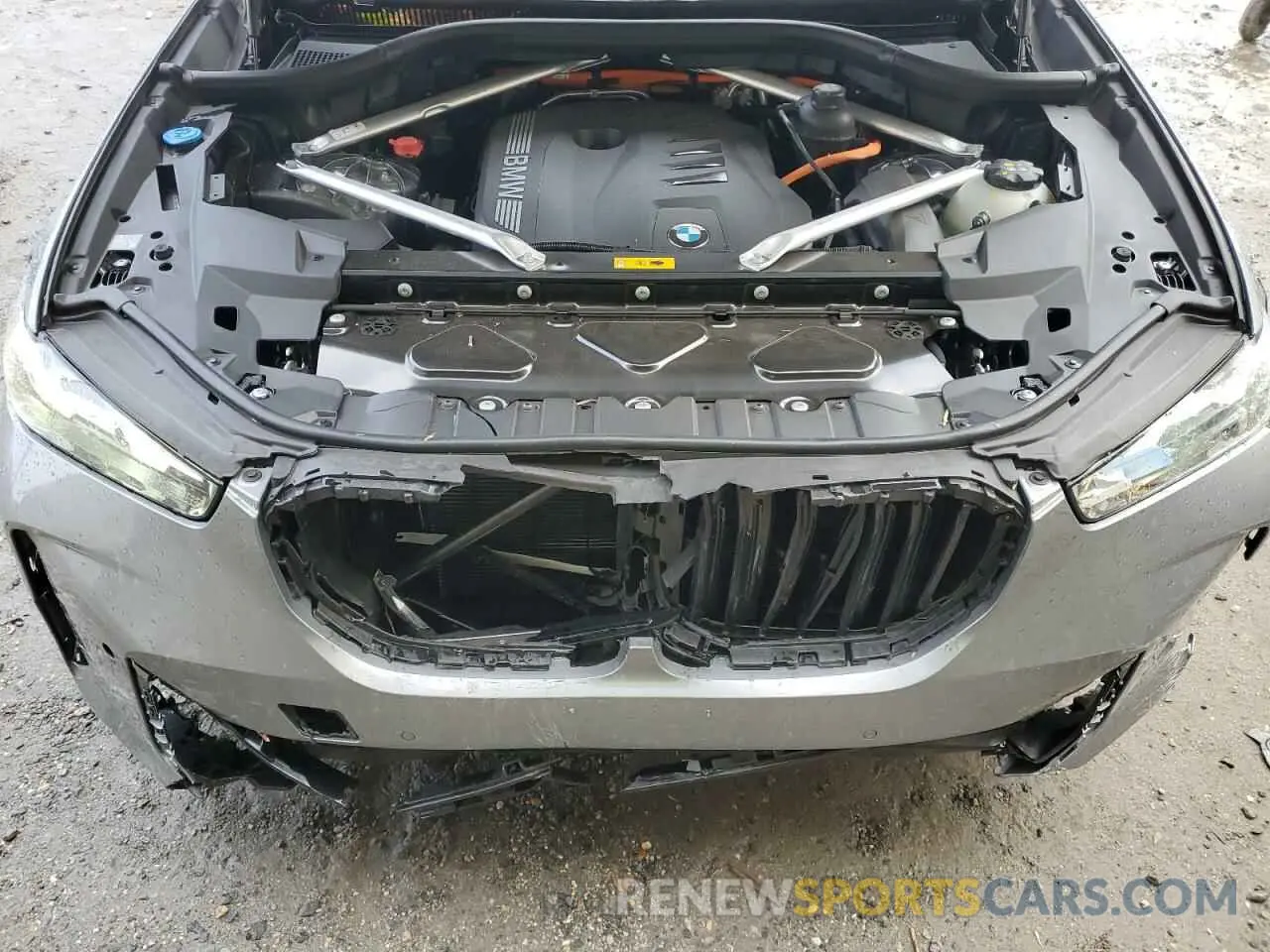 12 Photograph of a damaged car 5UX43EU09S9W96886 BMW X5 2025