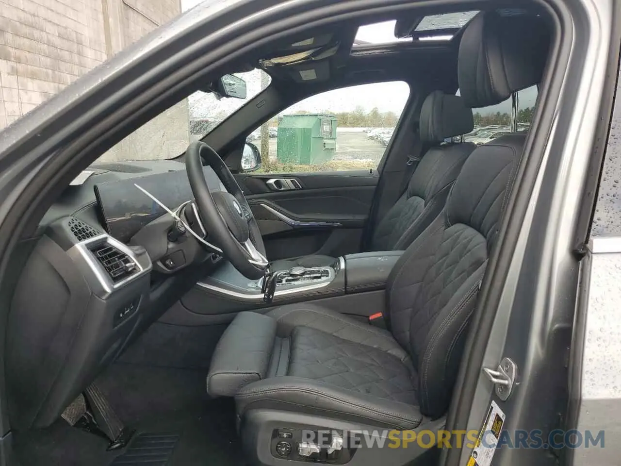 7 Photograph of a damaged car 5UX43EU09S9W96886 BMW X5 2025