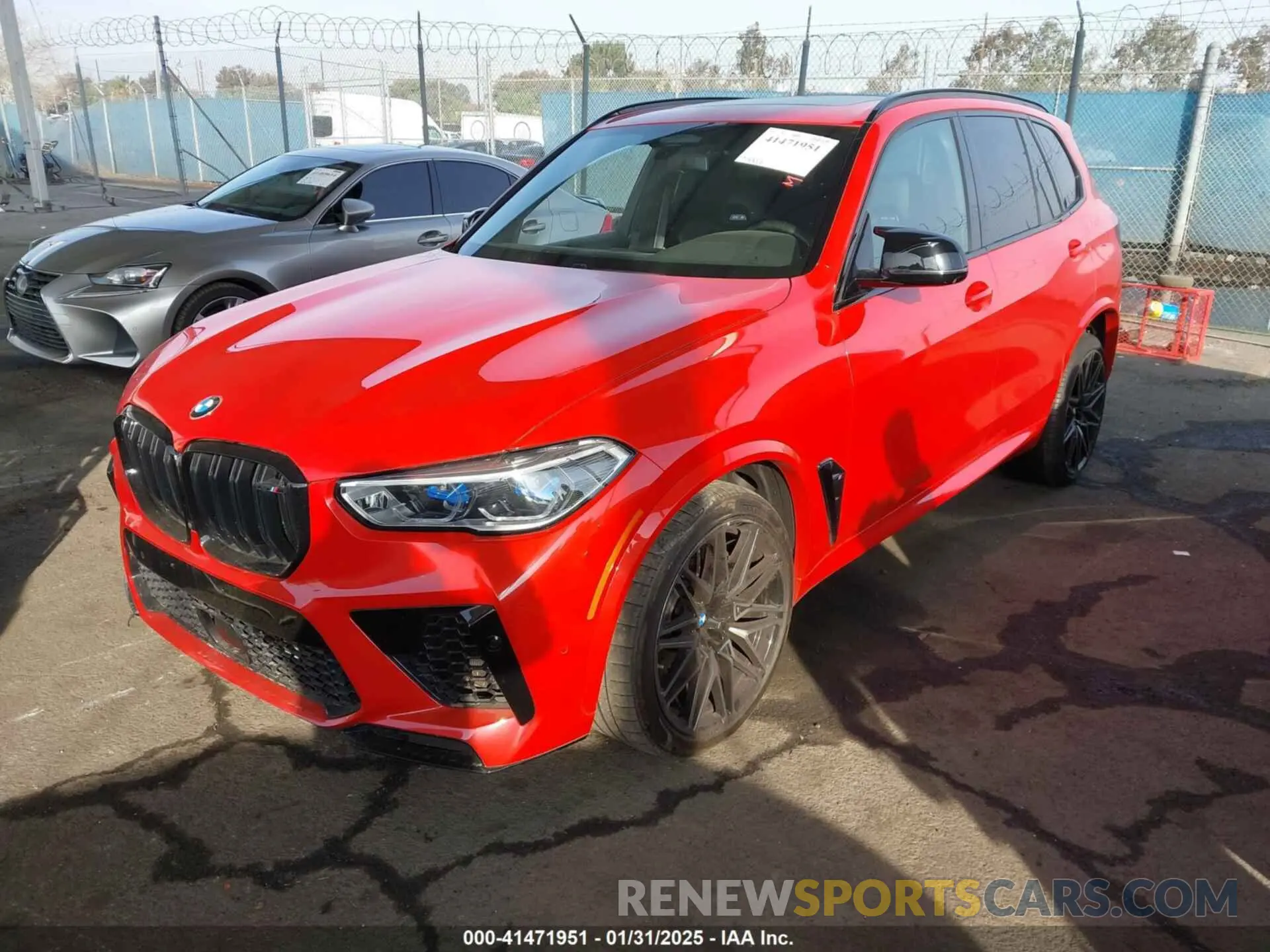 2 Photograph of a damaged car 5YMJU0C00L9B05717 BMW X5 M 2020