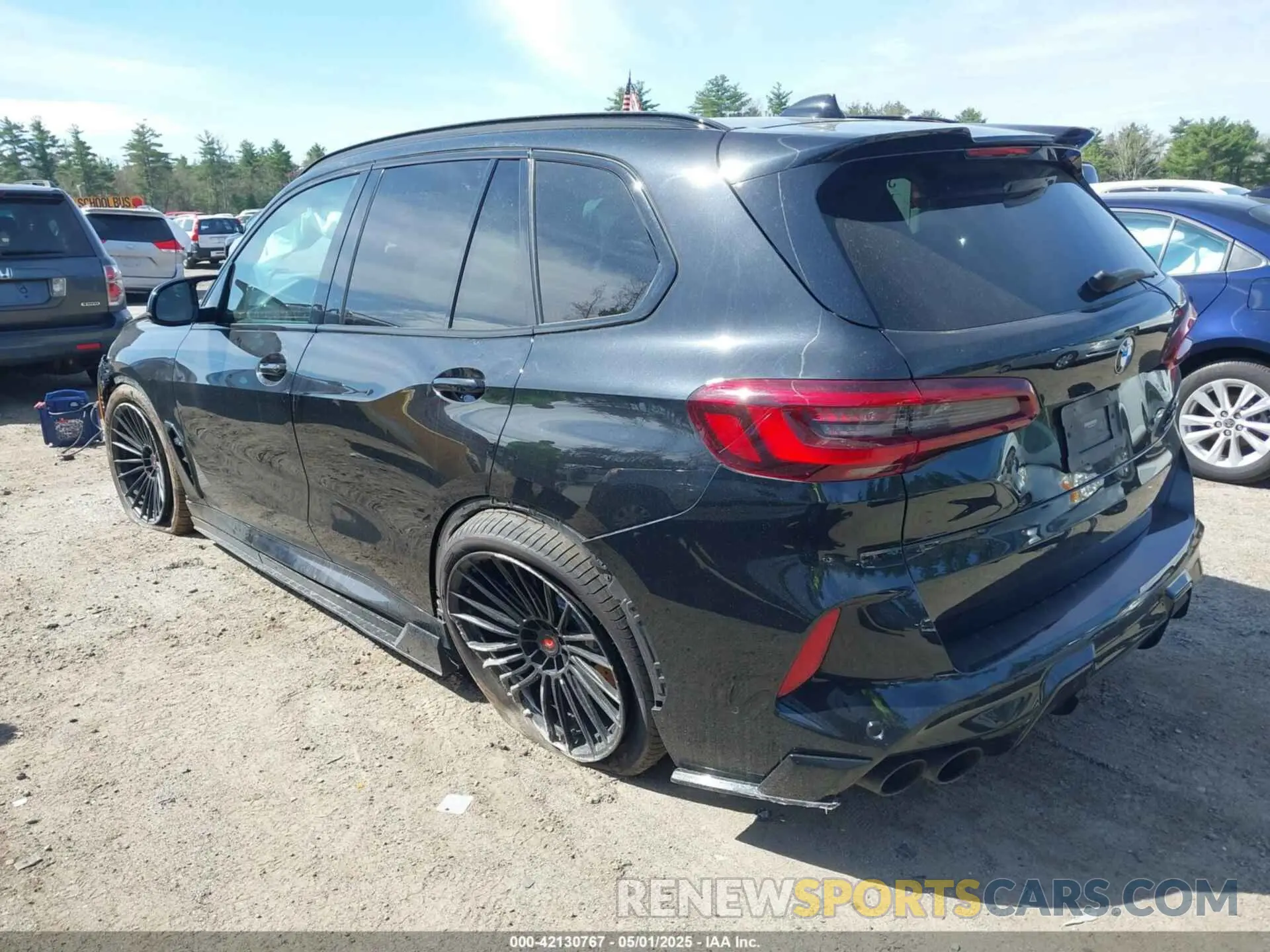 18 Photograph of a damaged car 5YMJU0C08M9F36288 BMW X5 M 2021