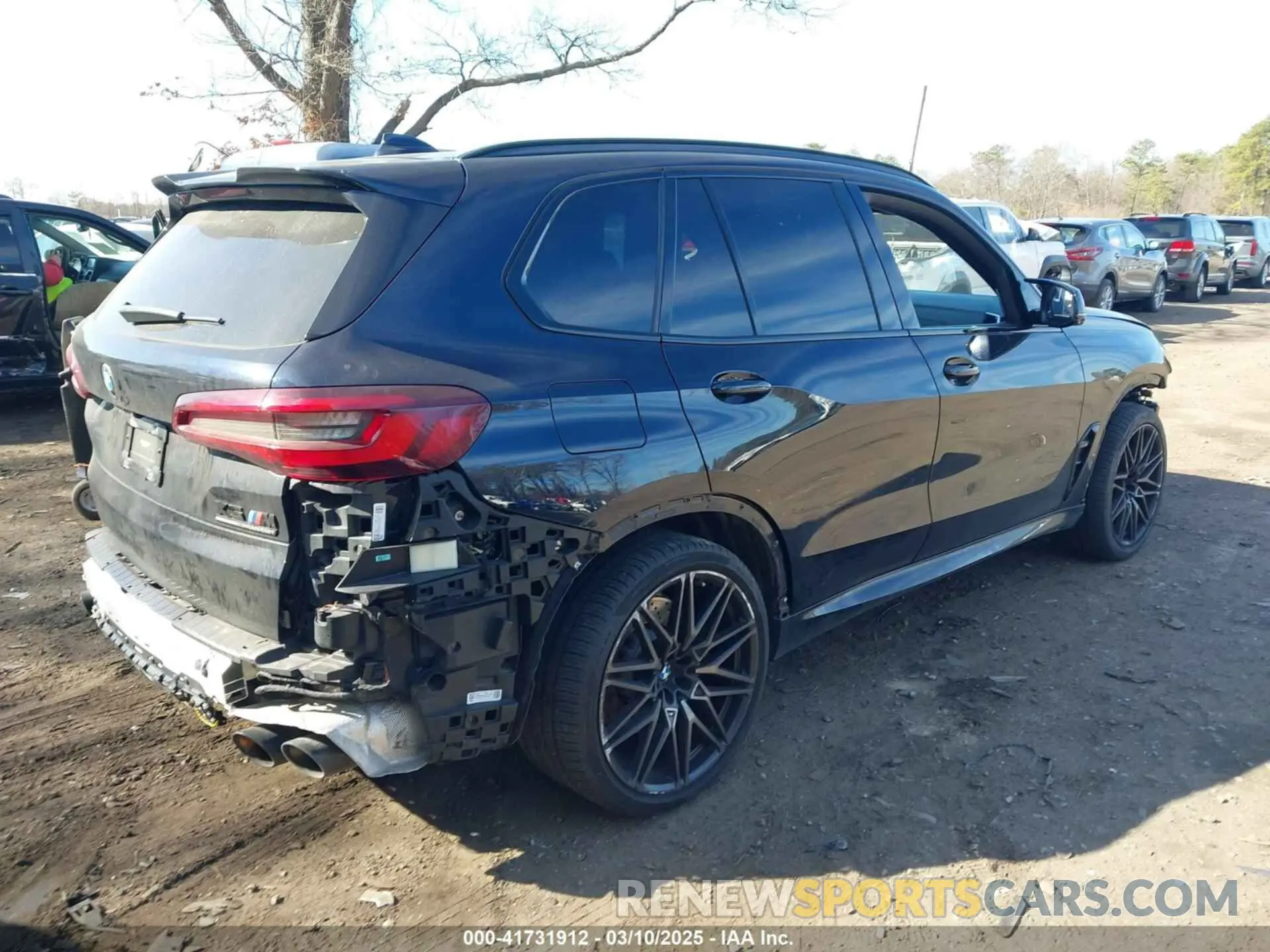 4 Photograph of a damaged car 5YMJU0C00N9J23747 BMW X5 M 2022
