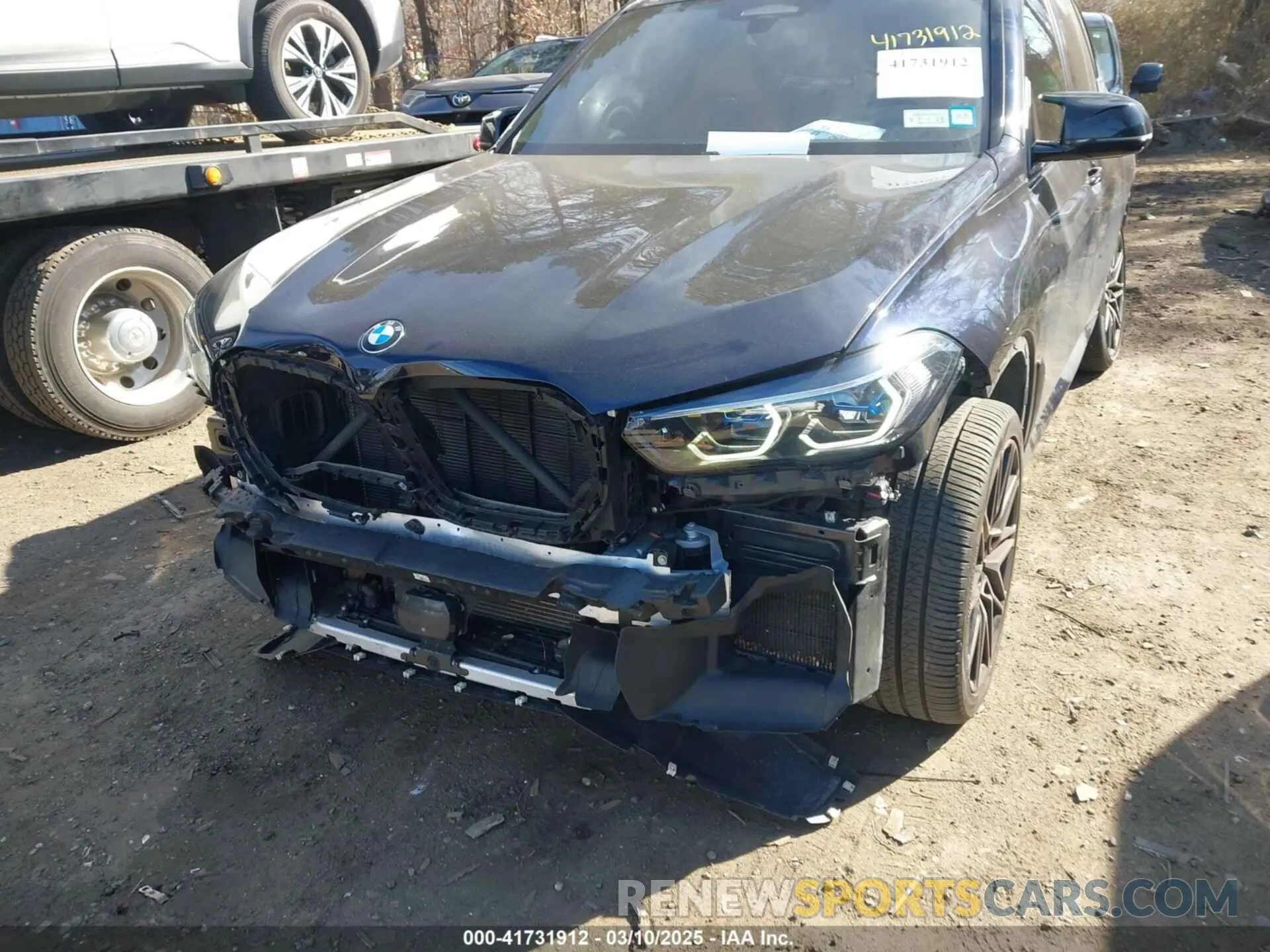 6 Photograph of a damaged car 5YMJU0C00N9J23747 BMW X5 M 2022
