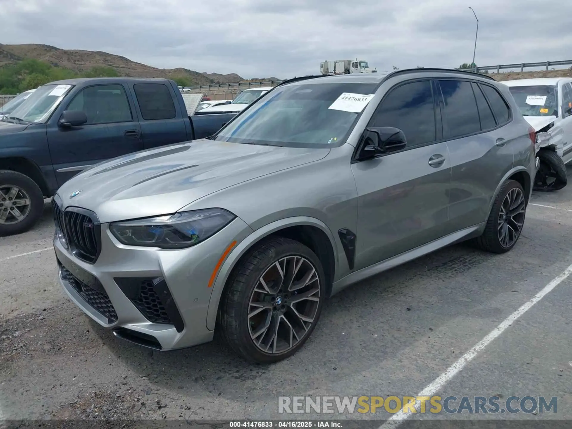 2 Photograph of a damaged car 5YMJU0C00N9M59253 BMW X5 M 2022